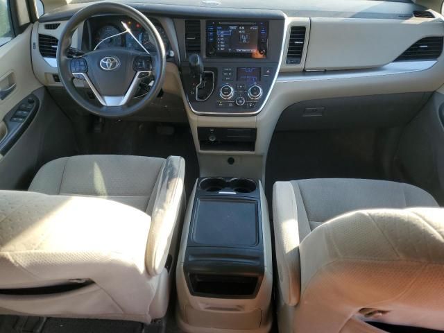 2015 Toyota Sienna LE