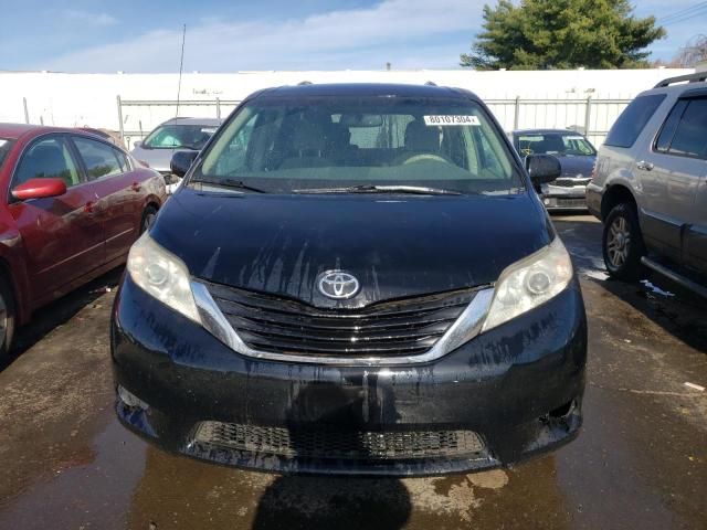 2013 Toyota Sienna LE