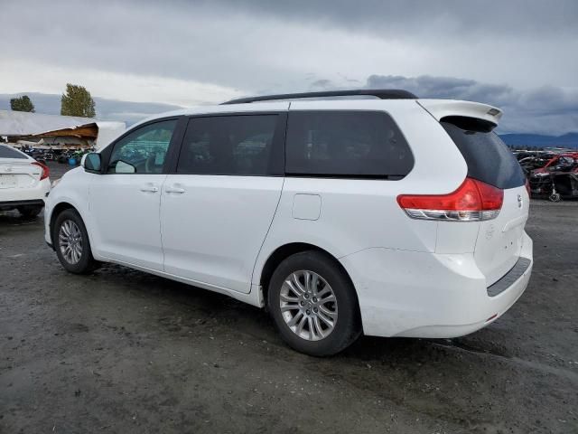 2013 Toyota Sienna XLE