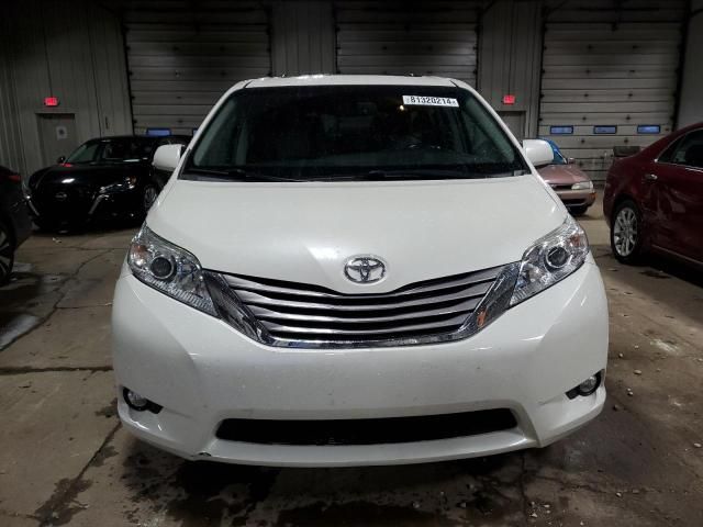 2017 Toyota Sienna XLE