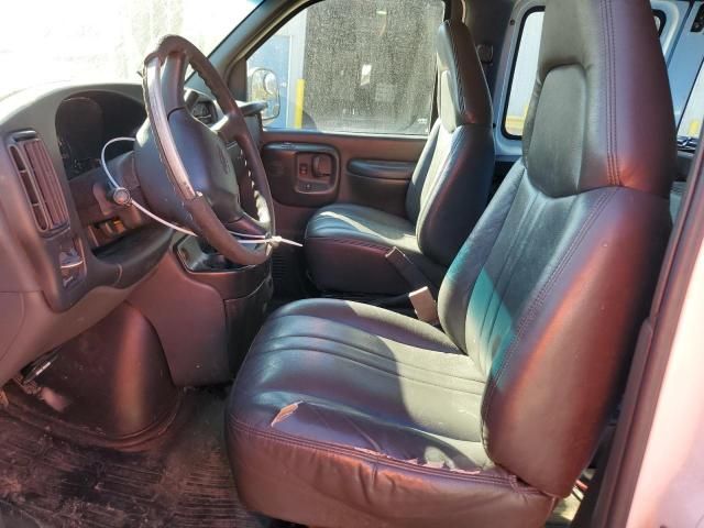 2002 Chevrolet Express G2500