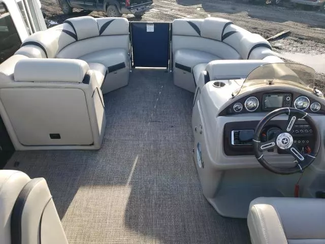 2019 Berk Pontoon