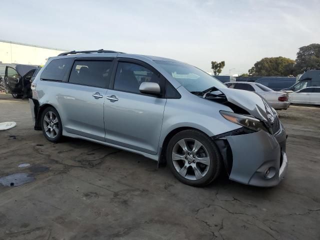 2015 Toyota Sienna Sport