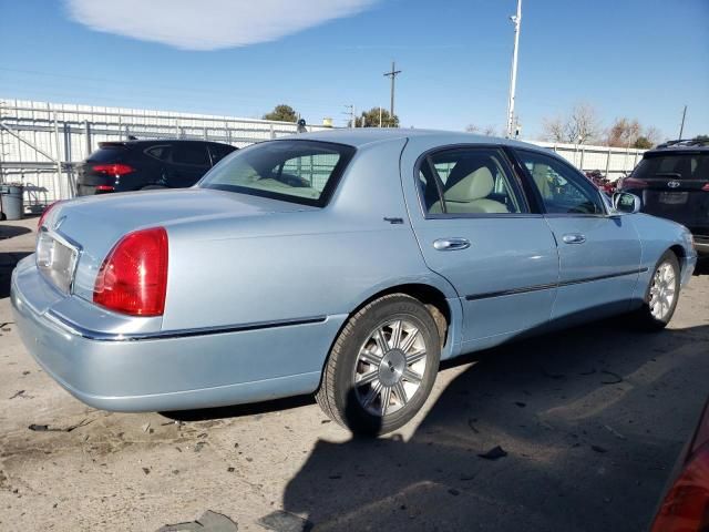 2011 Lincoln Town Car Signature Limited