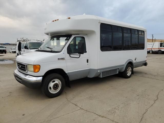 2007 Ford Econoline E450 Super Duty Cutaway Van