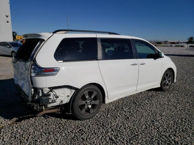 2016 Toyota Sienna SE