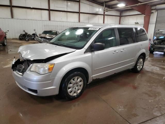 2010 Chrysler Town & Country LX