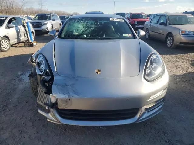 2016 Porsche Panamera S