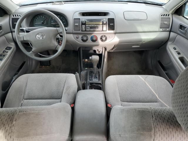 2004 Toyota Camry LE