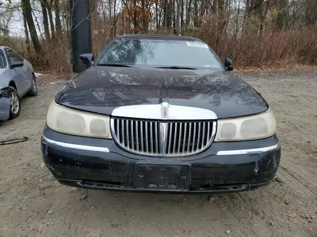 2000 Lincoln Town Car Signature