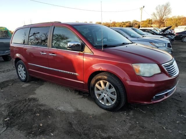 2012 Chrysler Town & Country Touring L