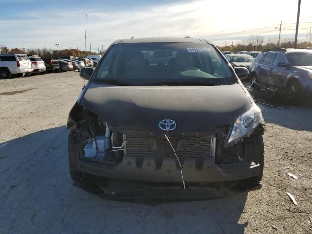 2012 Toyota Sienna XLE