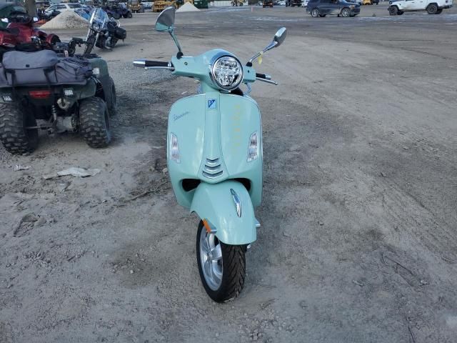 2022 Vespa GTS 300