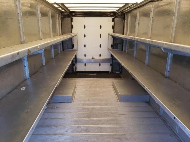 2009 Freightliner Chassis M Line WALK-IN Van