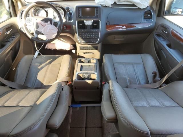 2014 Chrysler Town & Country Touring L