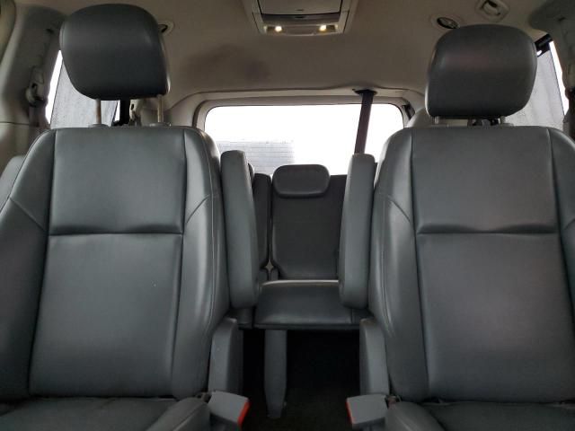 2010 Volkswagen Routan SE