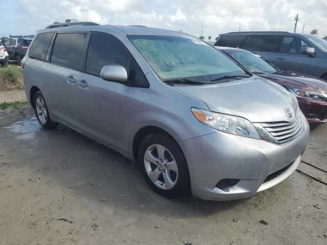 2016 Toyota Sienna LE