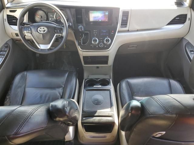 2016 Toyota Sienna LE