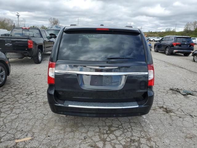 2013 Chrysler Town & Country Touring L