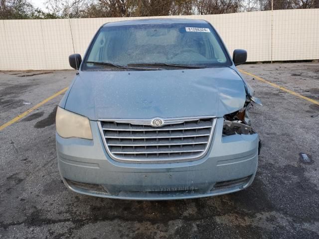 2009 Chrysler Town & Country LX