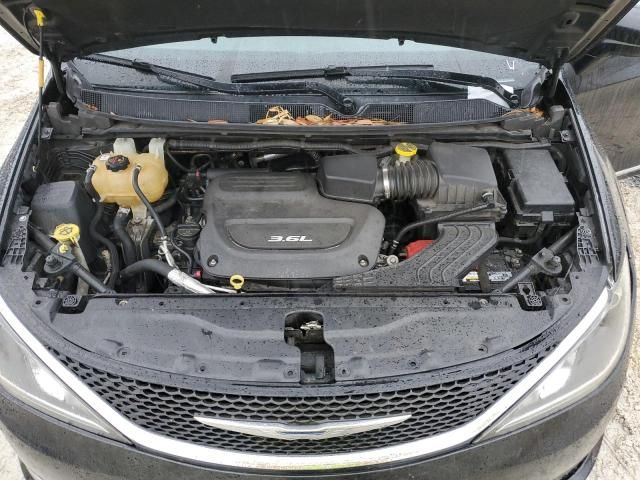 2017 Chrysler Pacifica Touring L Plus