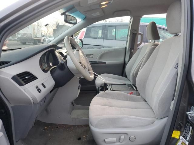 2013 Toyota Sienna LE