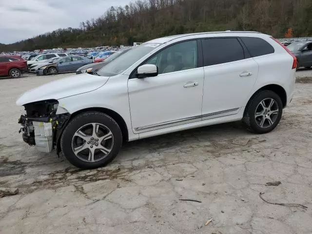 2015 Volvo XC60 T6 Premier