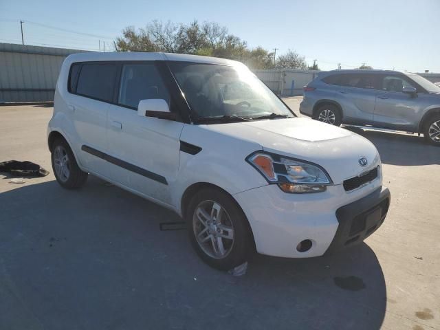 2010 KIA Soul +