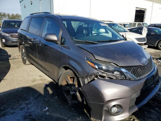 2015 Toyota Sienna Sport