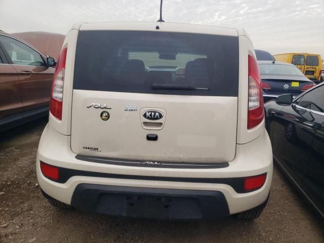 2013 KIA Soul +