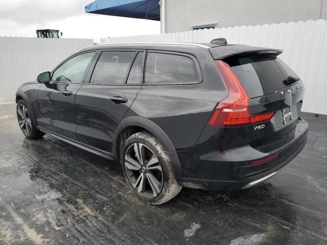 2024 Volvo V60 Cross Country Plus