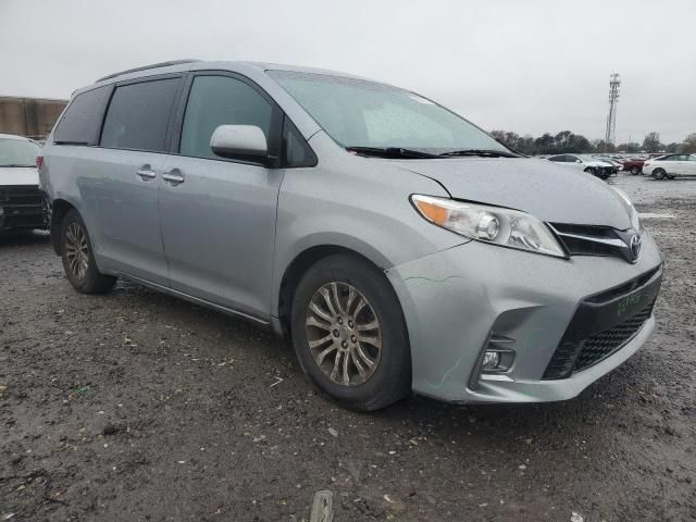 2017 Toyota Sienna XLE