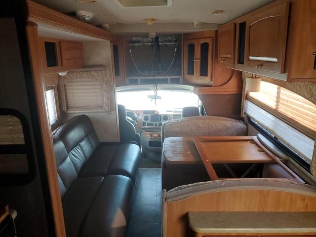 2010 Winnebago 2010 Ford Econoline E450 Super Duty Cutaway Van