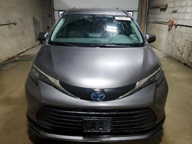 2024 Toyota Sienna LE