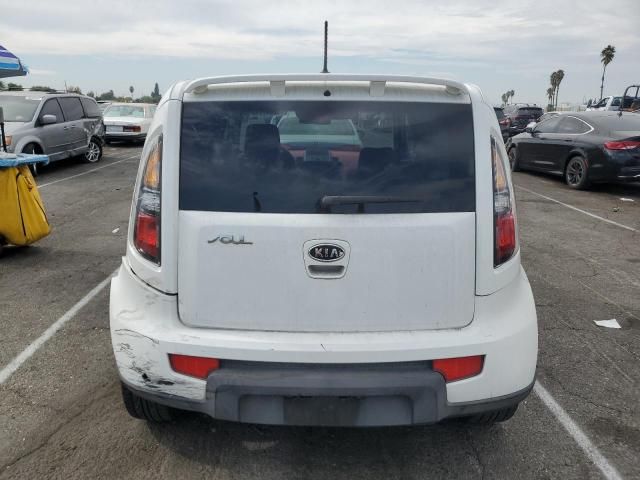 2010 KIA Soul +