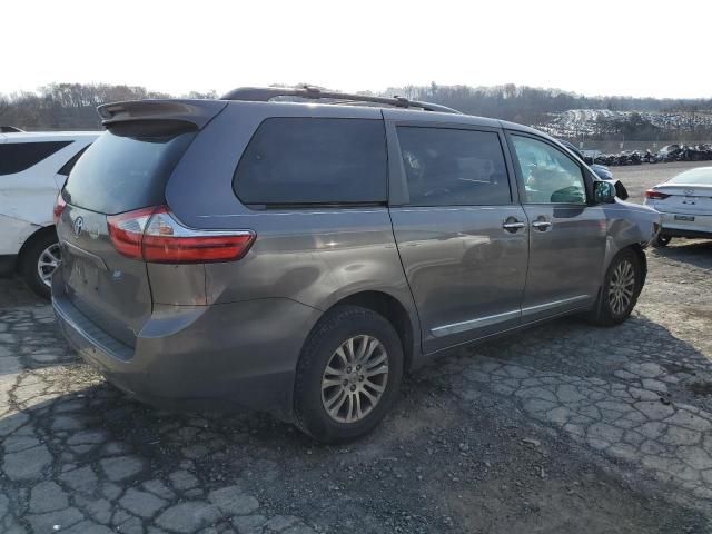 2017 Toyota Sienna XLE