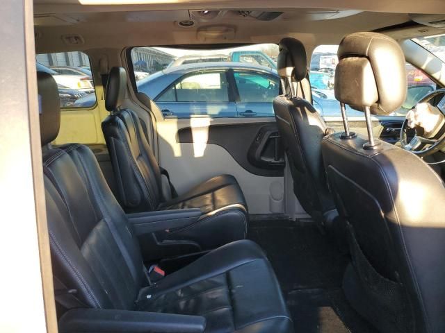 2012 Chrysler Town & Country Touring