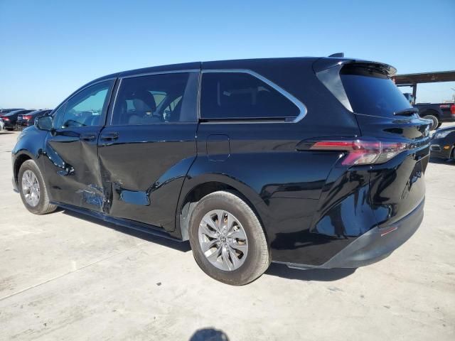 2023 Toyota Sienna LE