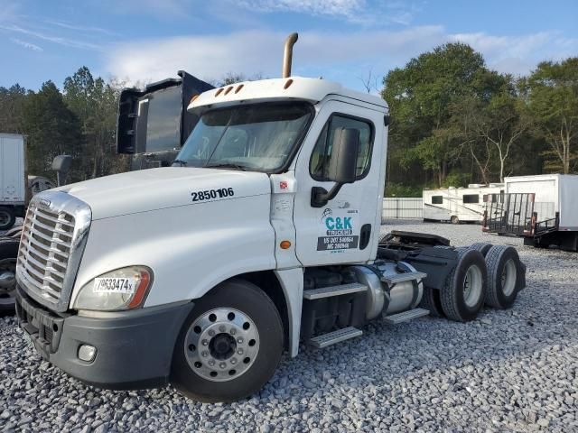 2013 Freightliner Cascadia 125