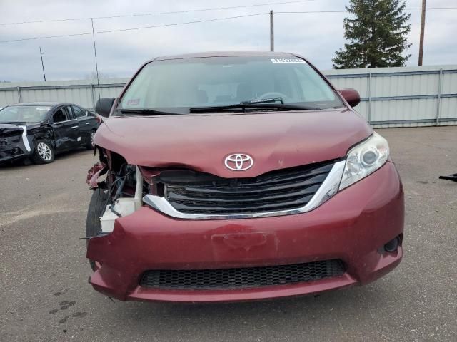 2013 Toyota Sienna LE