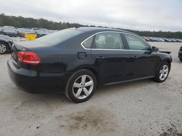 2012 04 2012 Volkswagen Passat SE