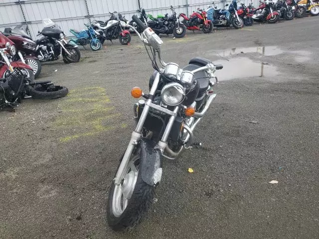 2000 Honda VF750 C