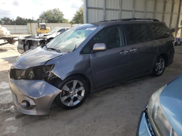 2013 Toyota Sienna Sport