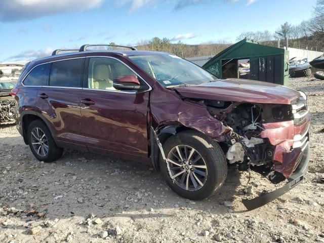 2017 Toyota Highlander SE