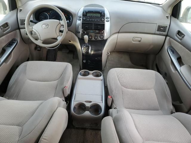 2010 Toyota Sienna CE