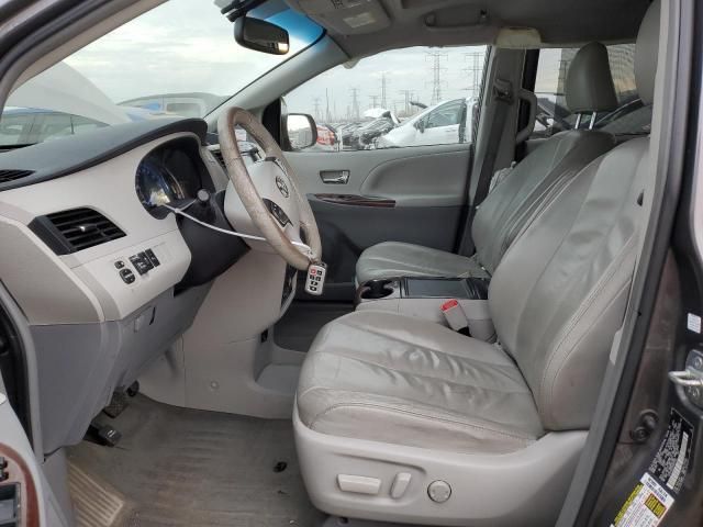 2013 Toyota Sienna XLE