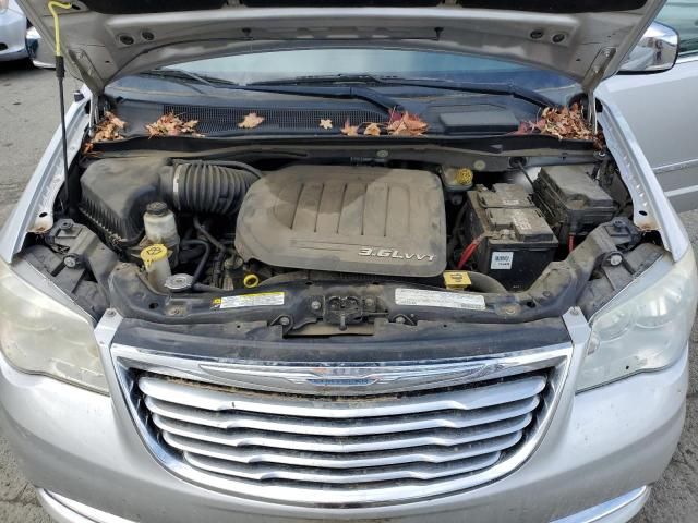 2011 Chrysler Town & Country Touring L