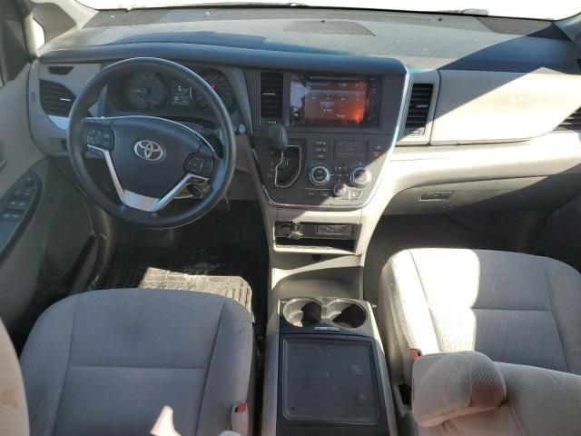 2016 Toyota Sienna LE