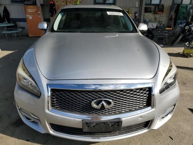 2015 Infiniti Q70 3.7