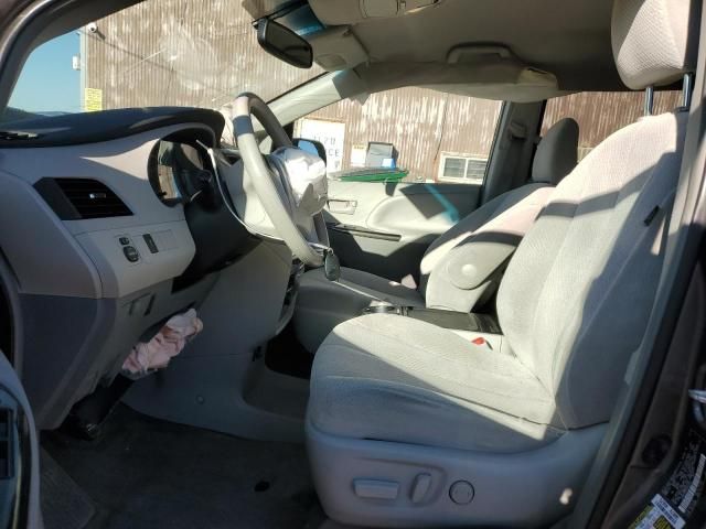 2013 Toyota Sienna LE